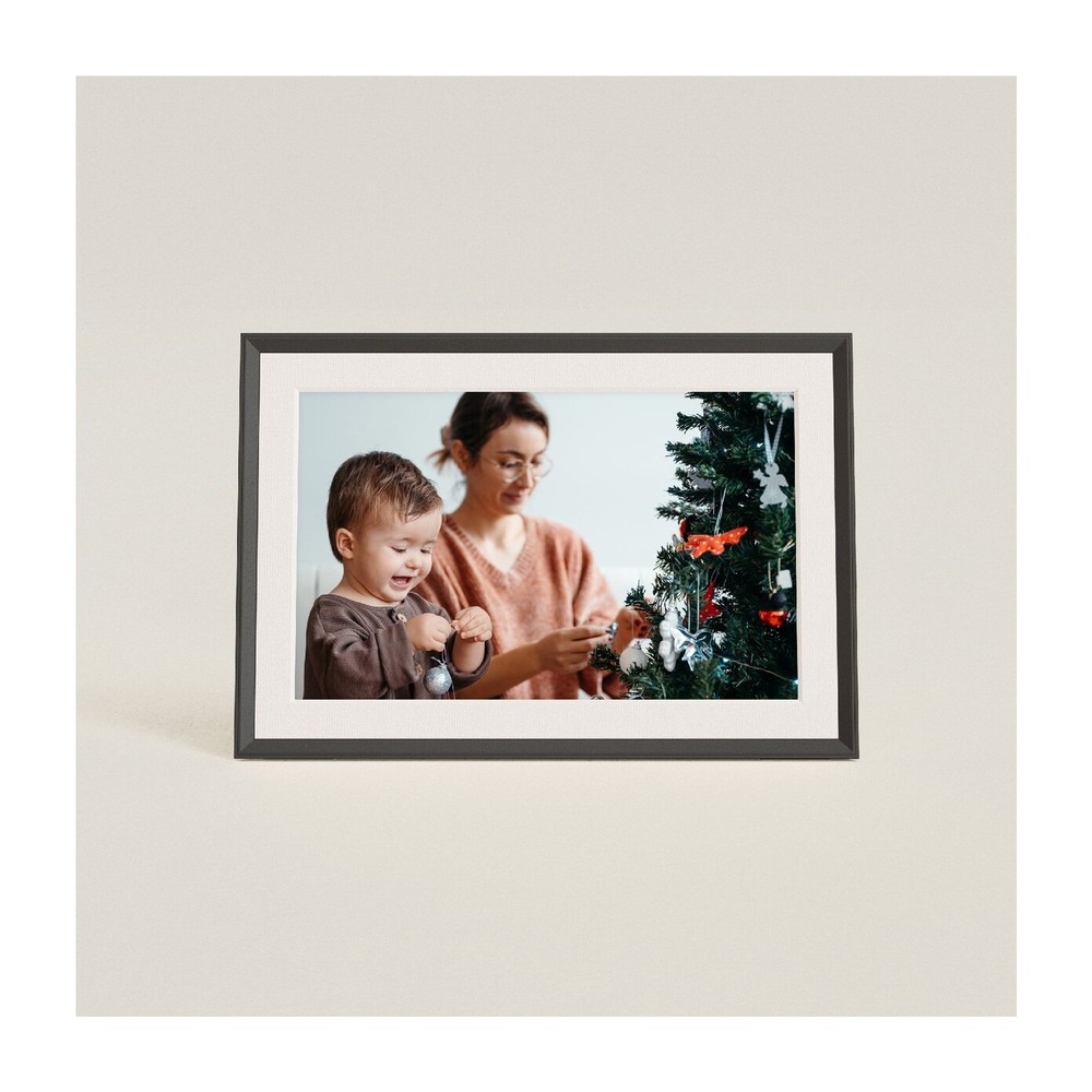 Aura Carver Digital Picture Frame